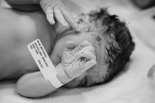 Lucas, Newborn - Photography by Ash Milne